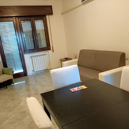 Modular King Suite - Intera Suite Vicino Aeroporto E Fiera Di Roma 菲乌米奇诺 外观 照片