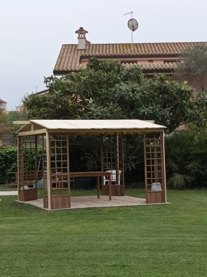 Modular King Suite - Intera Suite Vicino Aeroporto E Fiera Di Roma 菲乌米奇诺 外观 照片