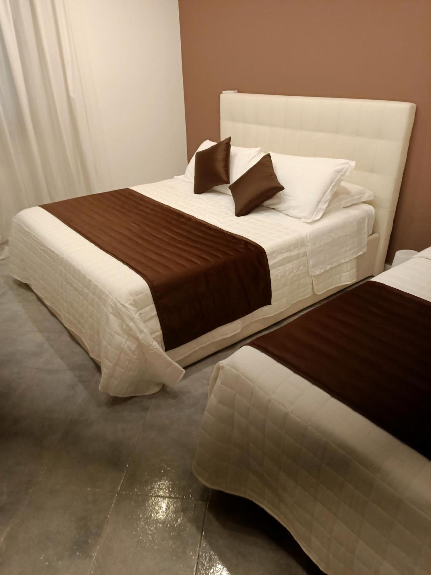 Modular King Suite - Intera Suite Vicino Aeroporto E Fiera Di Roma 菲乌米奇诺 外观 照片